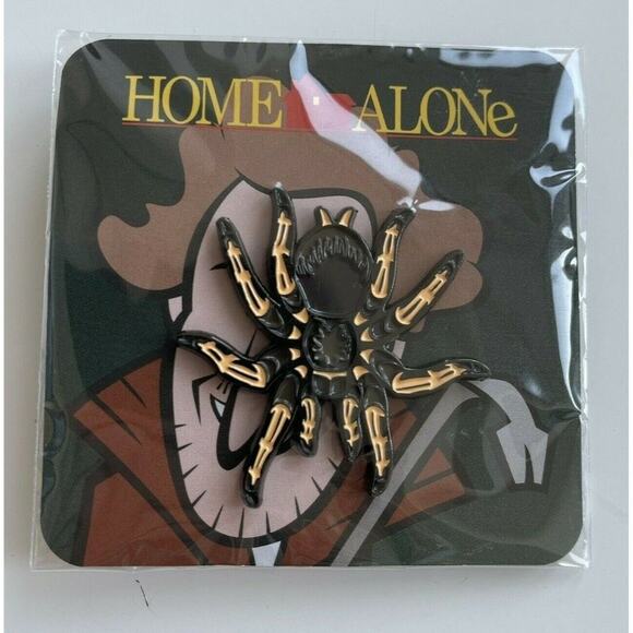 Home Alone Movie Spider Pin Tarantula Loot Crate Exclusive NEW 2021 LootCrate - Picture 1 of 6